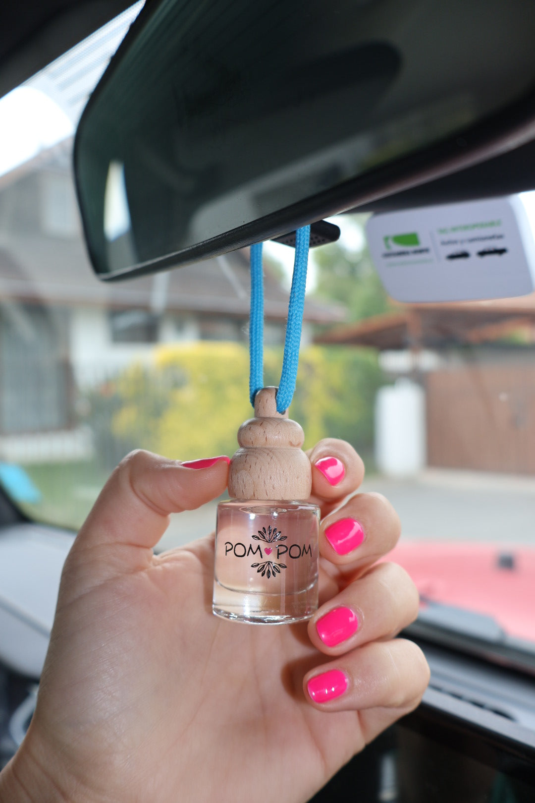 Aromatizador para auto dorado